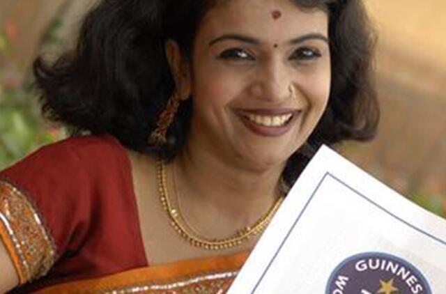 Indė pagerino ilgiausio šokio rekordą - šoko 123 val. ir 15 min.