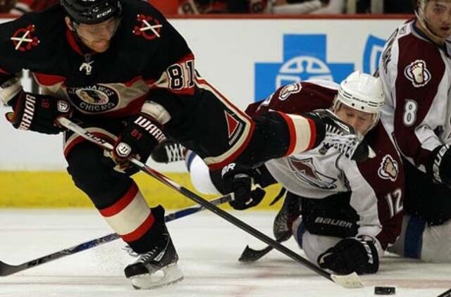 NHL čempionai pratęsė pergalių seriją