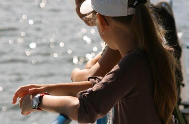 Pagyvenęs vyras prievartavo mažametes seseris