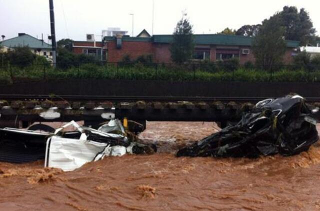 Potvyniai Australijoje nusinešė 11 gyvybių, 72 dingę be žinios