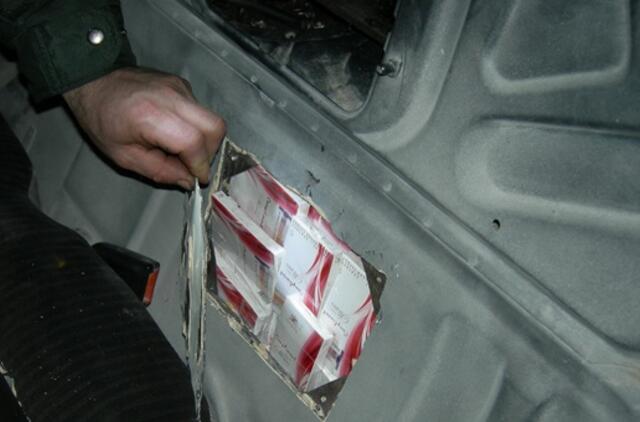 Vietoj deklaruotų dviejų - tūkstantis nelegalių pakelių