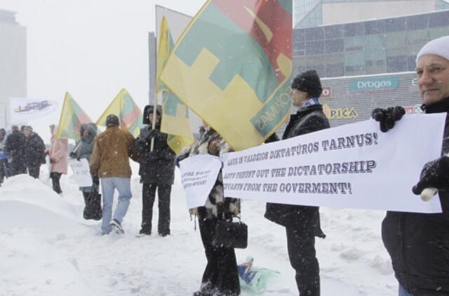 Vilniuje - piketas prieš draudimą mitinguoti prie valdžios institucijų