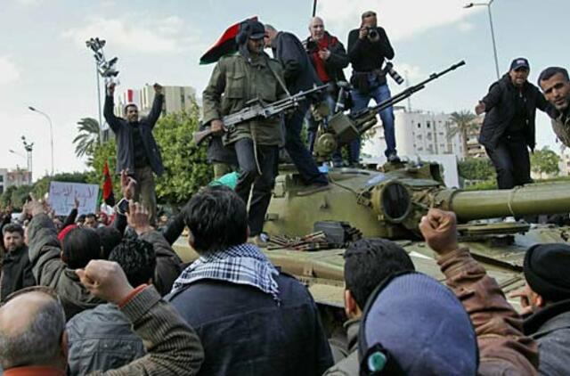 "Al Arabiya" TV: sukilėliai užėmė trečią pagal dydį Libijos miestą