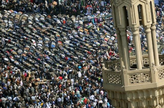 Egiptas: Kaire į protesto mitingą susirinko 100 tūkst. žmonių