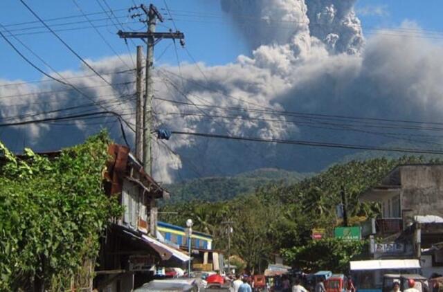 Filipinuose išsiveržė Bulusano ugnikalnis
