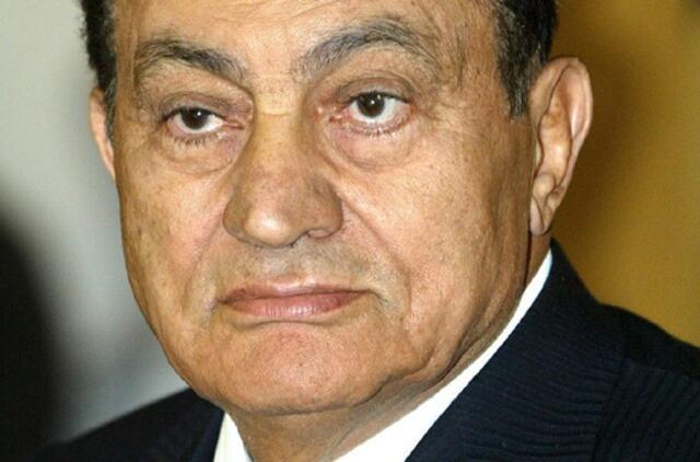 Hosniui Mubarakui uždrausta palikti Egipto teritoriją