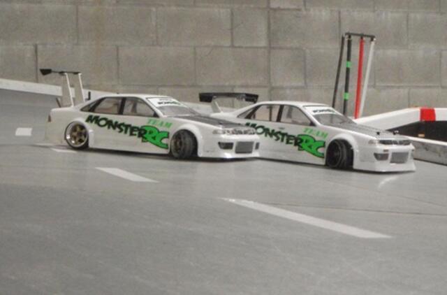 Klaipėdoje - originalios radijo bangomis valdomų automobilių modelių varžybos