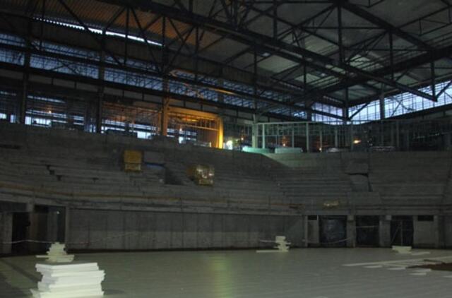 Klaipėdos arenoje užsitęsė stogo darbai