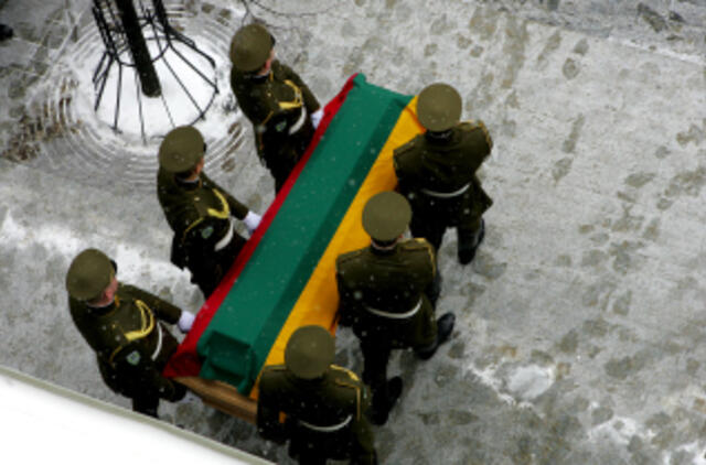 Lietuva sąžinių laidotuvėse