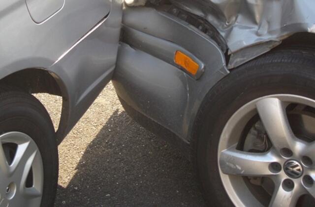 Premjeras atleido autoįvykį sukėlusią padėjėją