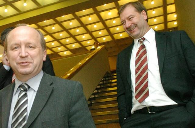 Premjeras giria savo, o pašiepia Viktoro Uspaskicho mokesčių deklaraciją