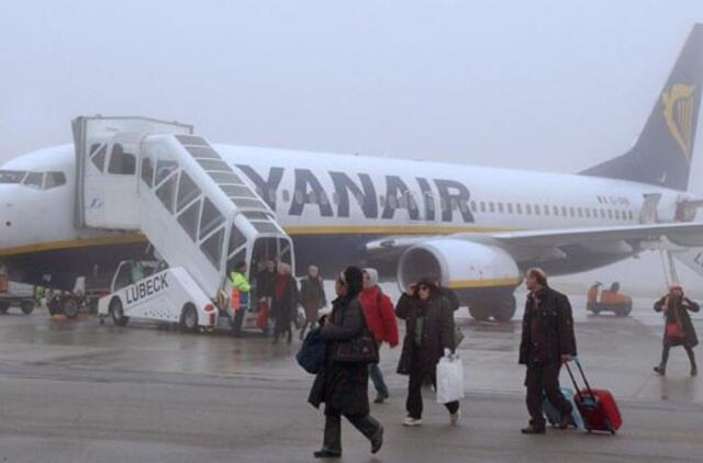 "Ryanair" išmetė iš lėktuvo 120 keleivių