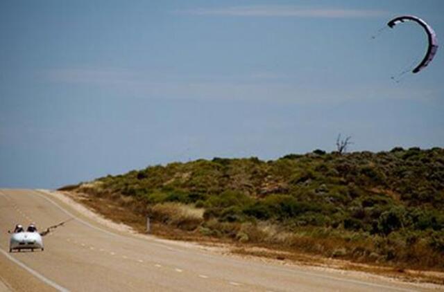 "Vėjomobiliu" - per visą Australiją per dvi savaites