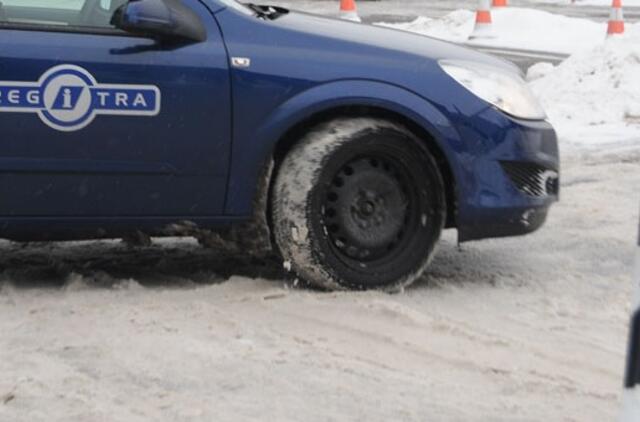 Vilniuje pagrasinta susprogdinti "Regitrą"