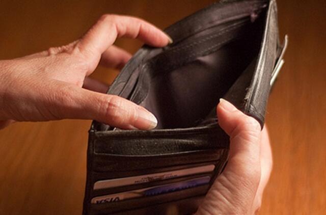 Apklausa: pagerėjimo šalies ekonomikoje ir šeimos finansuose įžvelgiama nedaug