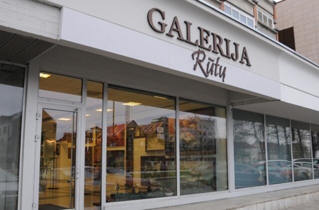 Ilgapirštis apšvarino "Rūtų galeriją"