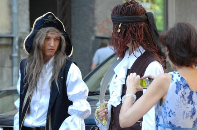 Jūros šventė atsidurs piratų rankose