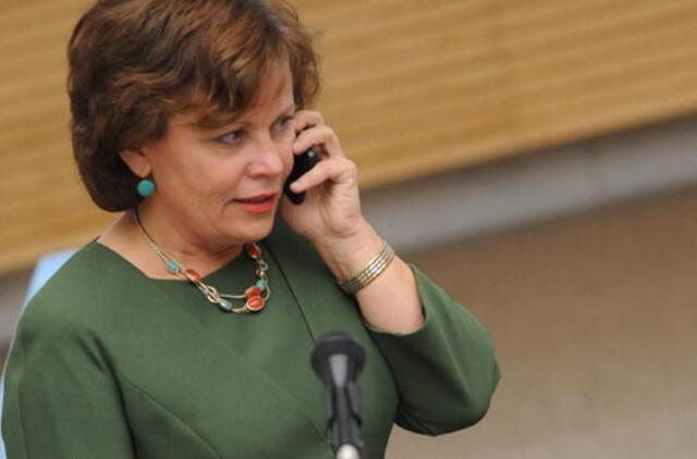 Ministrė neigia laikraščio informaciją