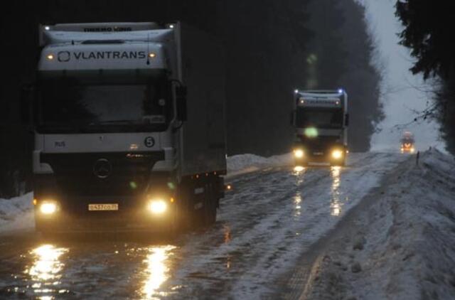 Pernai išaugo tik transporto įmonių pardavimo pajamos