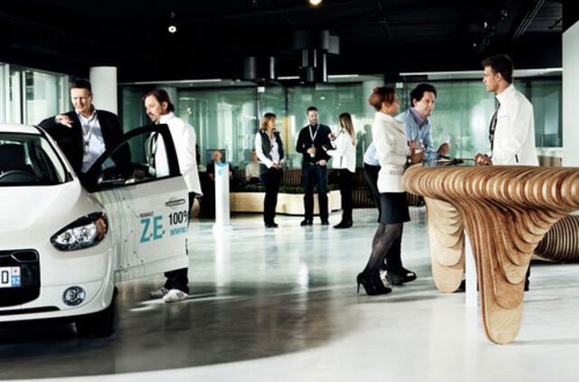 "Renault" elektromobiliai "Fluence Z. E." Europoje įsibėgės nyuo Danijos