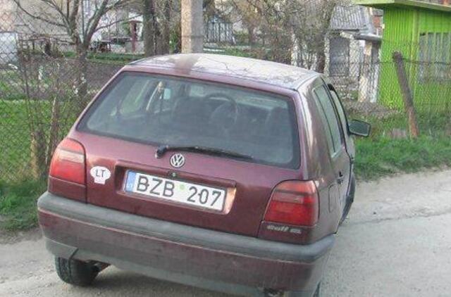 4,42 promilės: vairuotojui kelią pastojo stulpas