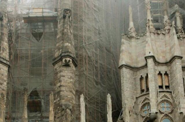 Barselonoje padegta garsioji Šv. Šeimynos bažnyčia