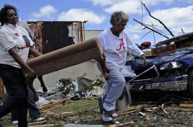 JAV: tornadų siautėjimo aukomis tapo beveik 300 žmonių