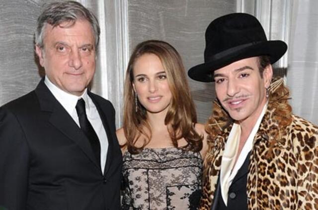 John Galliano išmestas iš savo vardo kompanijos