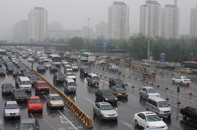 Kinija: naujų automobilių pardavimai išaugo 6,5 proc.