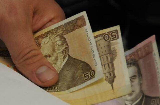 Klaipėdietė pinigus "deklaravo" sukčiams