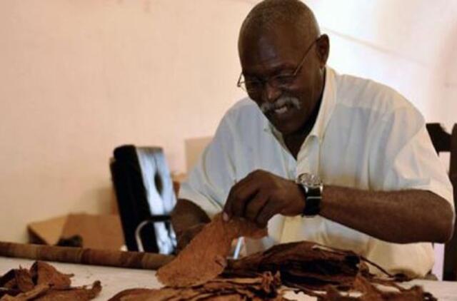 Kubietis ketina susukti 70 metrų cigarą