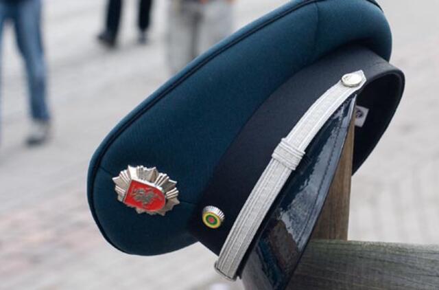 Pajūrio prokurorai ir policininkai iškasė karo kirvį