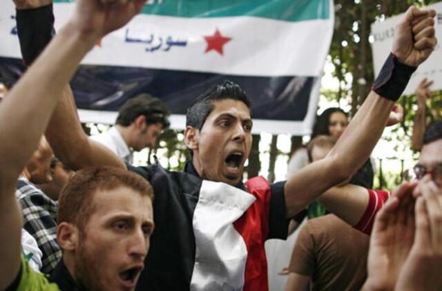 Sirijoje per protestus žuvo ne mažiau kaip 500 taikių gyventojų