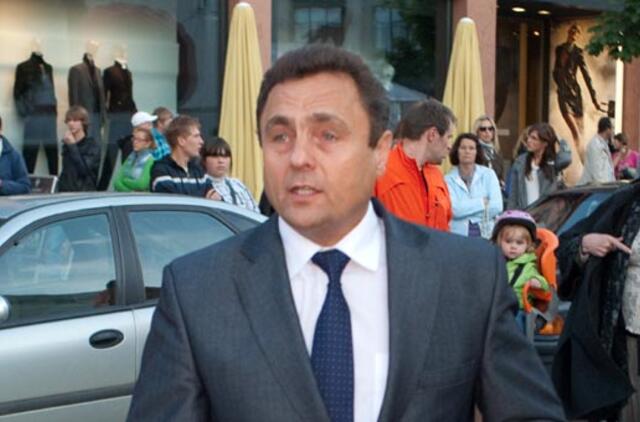 Aiškinasi, kiek kartų Petras Gražulis viršijo greitį