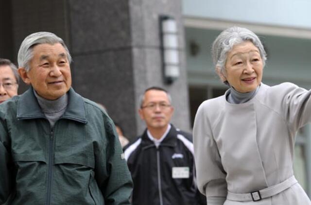 Japonijos imperatorius su žmona apsilankė Fukušimos prefektūroje