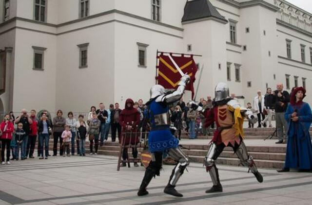 Prie Valdovų rūmų surengta teatralizuota ceremonija