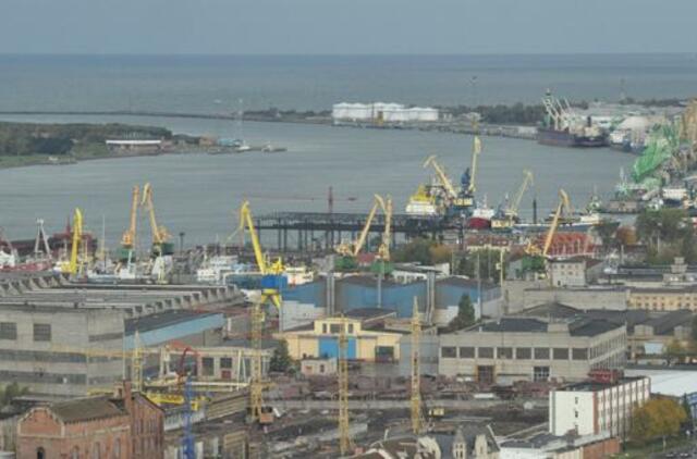 Dirbti uoste nori tik užsienio kompanijos