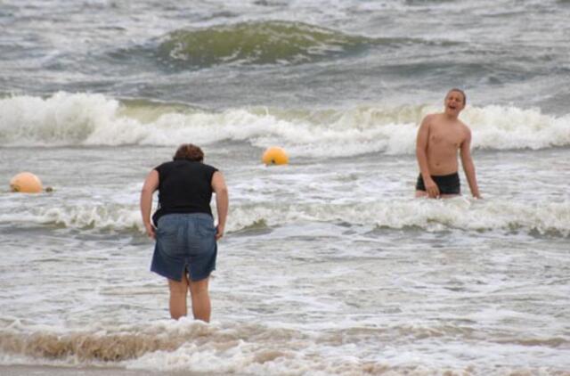 Informuos apie pavojus paplūdimiuose ir jūroje