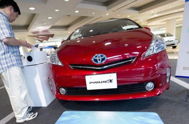 Koncernas "Toyota" tikisi kur kas mažesnio pelno