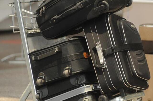 Lagamine pasislėpęs vagis „švarino“ keleivių bagažą