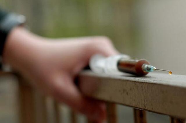 Narkotikų liūnas traukia vis jaunesnius