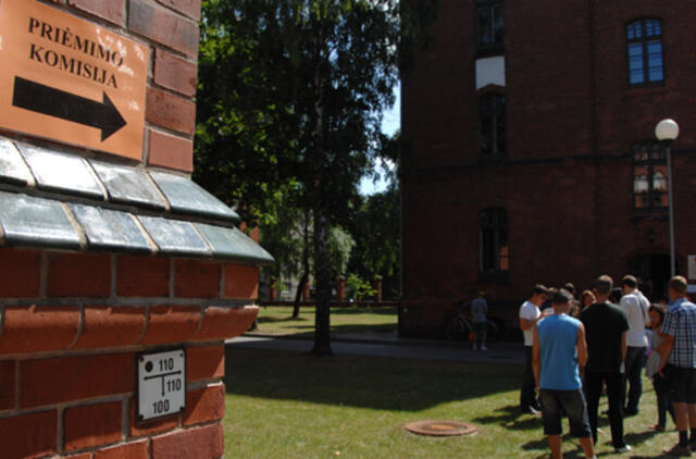 Prasideda stojimai į aukštąsias mokyklas