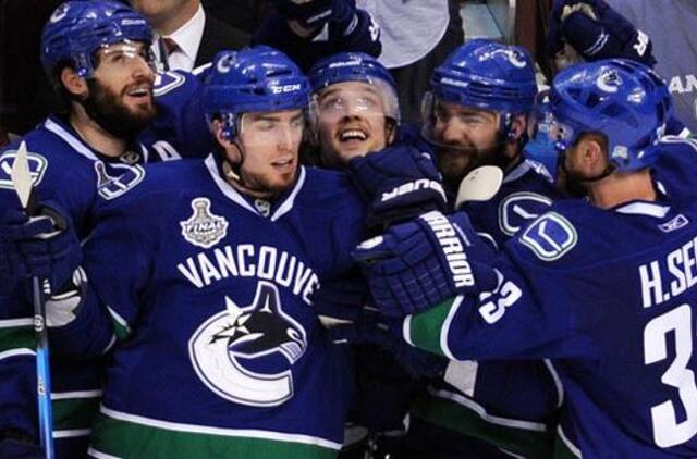 Vankuverio komanda pirmauja NHL finale