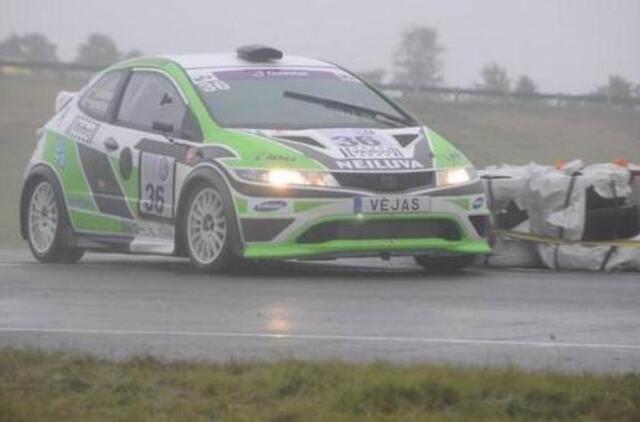 1000 km greičiausiai įveikė "Honda Civic Type-R"