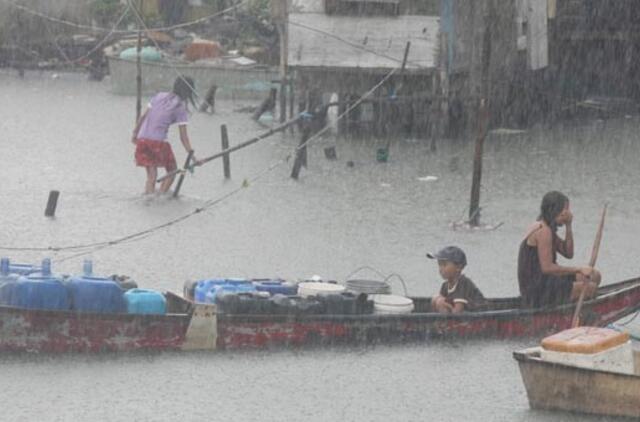 Audros Filipinuose nusinešė mažiausiai 24 žmonių gyvybes
