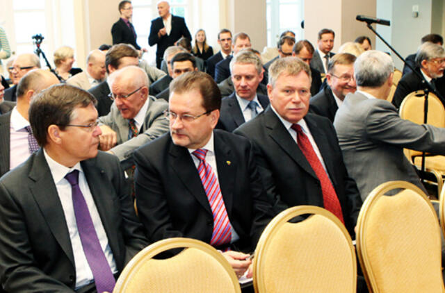 Diplomatai raginami kuo daugiau aiškinti Lietuvos poziciją