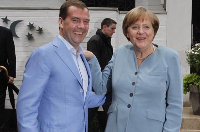 Dmitrijus Medvedevas ir Angela Merkel aptarė ekonominį šalių bendradarbiavimą
