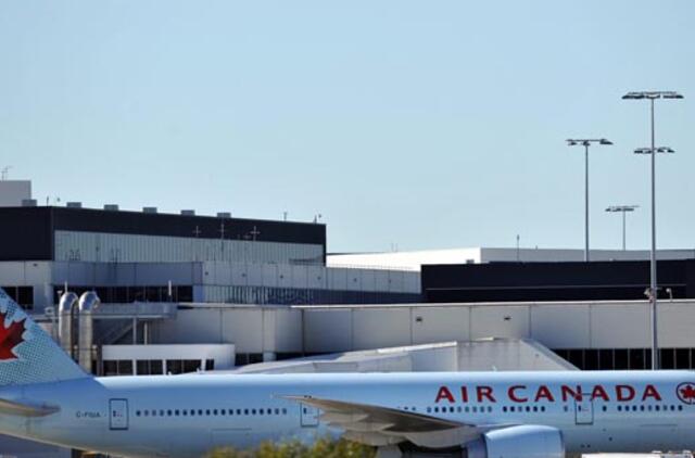 Iš Sidnėjaus pakilęs Kanados oro linijų lėktuvas turėjo grįžti, pastebėjus dūmus