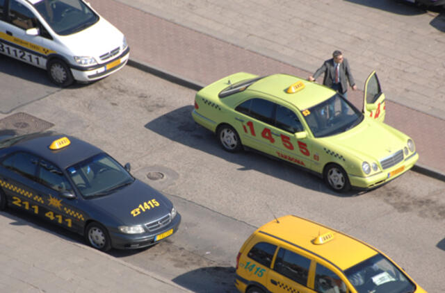 Taksi ir mikroautobusus slapta tikrino inspektoriai