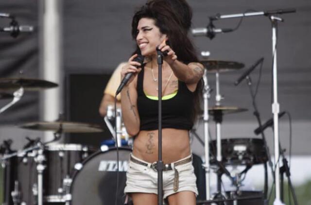 Velionės Amy Winehouse albumų pardavimai išaugo 37 kartus
